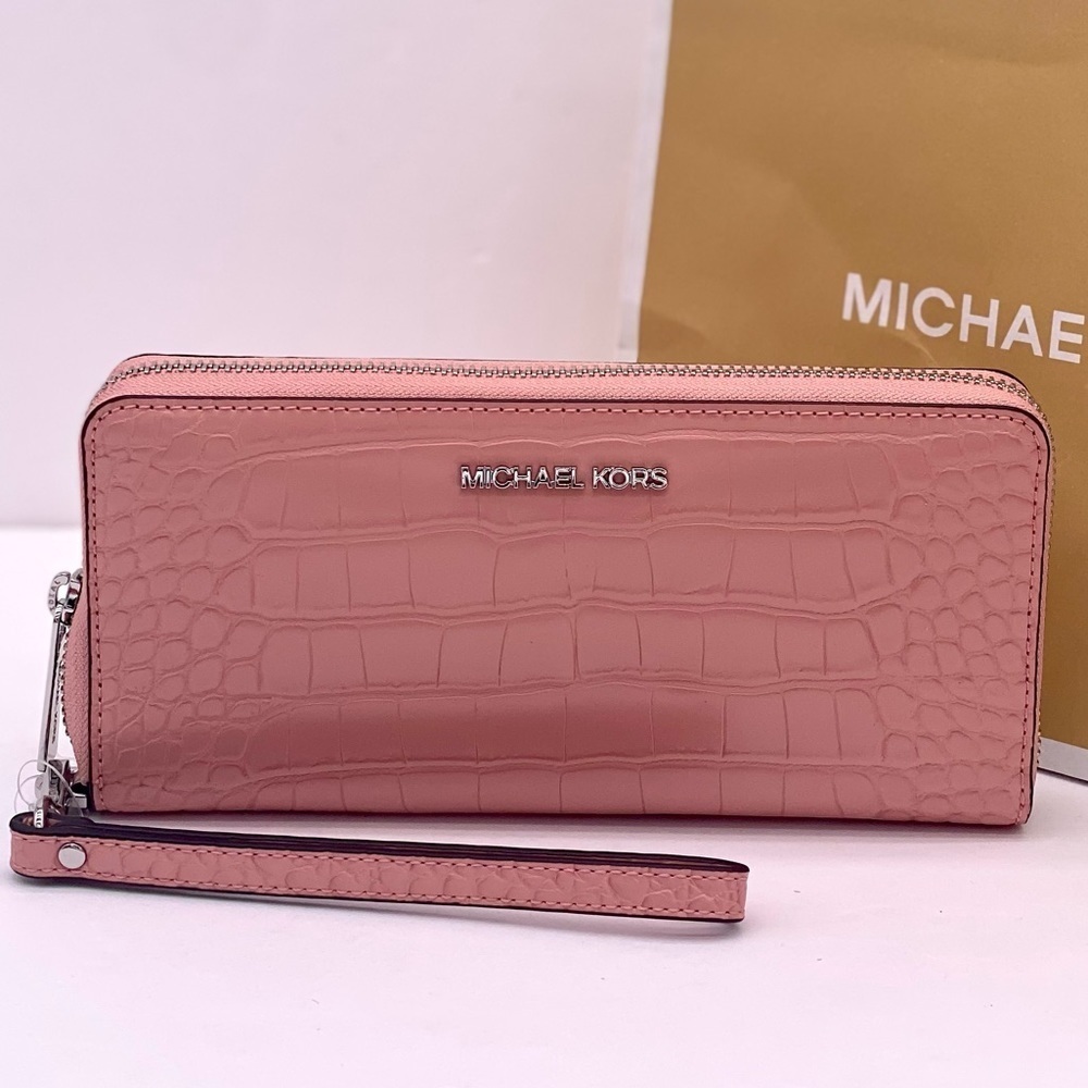 MICHAEL KORS LARGE TRAVEL CONTINENTAL WALLET WRISTLET - Picture 7 of 10